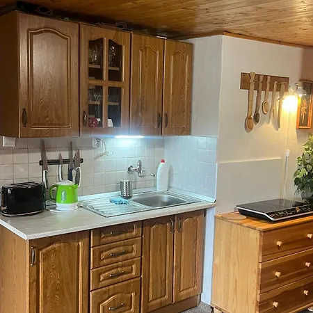 Drevenica U Porubäna Jakubovany (Zilinsky)